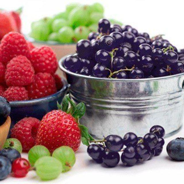 ตัวอย่าง ภาพหน้าปก:ผลไม้ตระกูล Berry สีก็สด กินก็อร่อย แถมช่วยให้สวยอีกต่างหาก