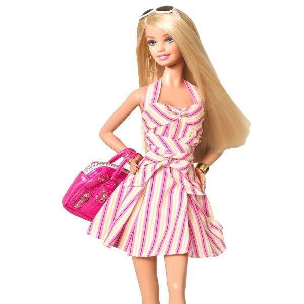 รูปภาพ:http://www.entretantomagazine.com/wp-content/uploads/2014/04/Doctor-Barbie-Download-Wallpaper-for-Phone-600x600.jpg