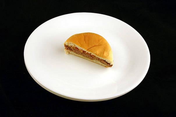 รูปภาพ:http://static.boredpanda.com/blog/wp-content/uuuploads/what-200-calories-look-like-food/what-200-calories-look-like-food-2.jpg