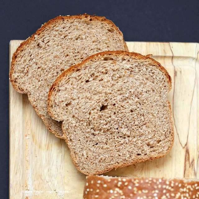 รูปภาพ:http://cdn.veganricha.com/wp-content/uploads/2015/07/100-whole-wheat-bread-9286.jpg