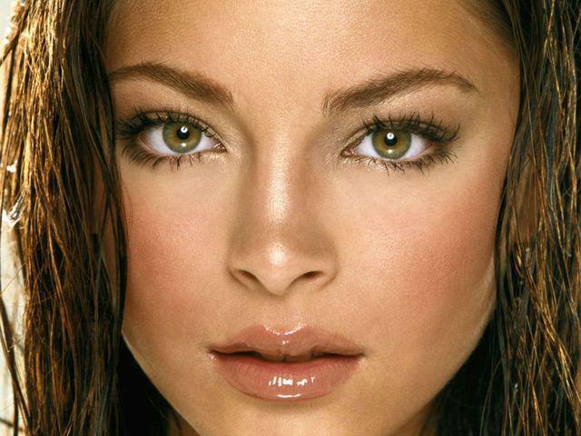 รูปภาพ:http://www.makeupideas99.info/wp-content/uploads/2014/12/kristin-kreuk-makeuup-for-brown-eye-54925a53ab595.jpg