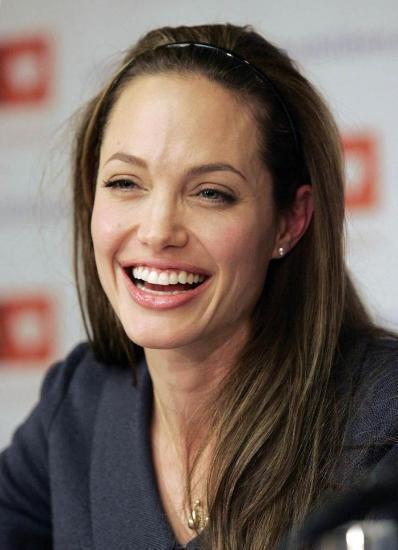 รูปภาพ:http://stylesatlife.com/wp-content/uploads/2015/01/Angelina-Jolie-1.jpg