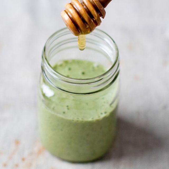 ตัวอย่าง ภาพหน้าปก:ดื่มแล้วสุขภาพดี  kale-ginger detox smoothie ทำง่ายใน 2 นาที