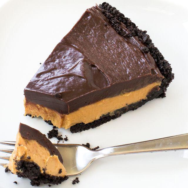 ภาพประกอบบทความ 'Peanut Butter Pie พายเนยถั่วหน้าช็อกโกแลต' ทำง่ายแต่ฟินมาก