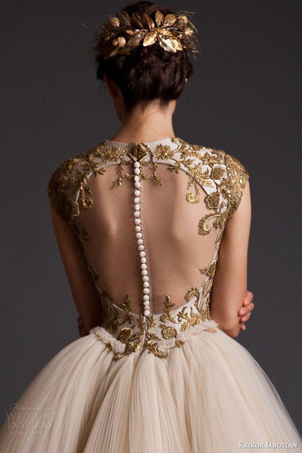 รูปภาพ:http://www.knotsvilla.com/knotsdropbox/2014/12/Wedding-dresses-amazing-back-details-illusion-gold.jpg