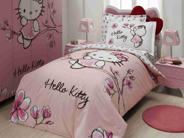 รูปภาพ:http://cdn.decoist.com/wp-content/uploads/2016/07/Stylish-Hello-Kitty-duvet-and-custom-bedroom-closet-from-eBay.jpg