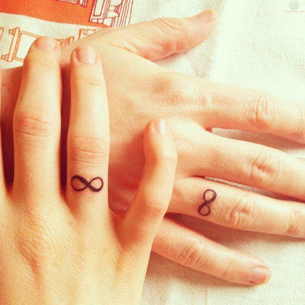 รูปภาพ:http://www.cuded.com/wp-content/uploads/2014/02/43-Infinity-Ring-Tattoos-On-Fingers.jpg