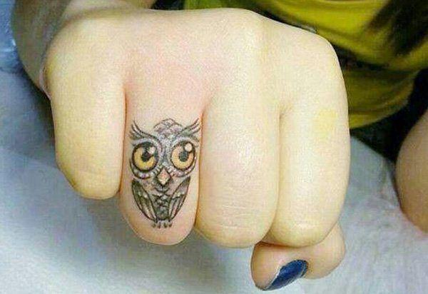 รูปภาพ:http://www.cuded.com/wp-content/uploads/2014/02/33-owl-finger-tattoo.jpg
