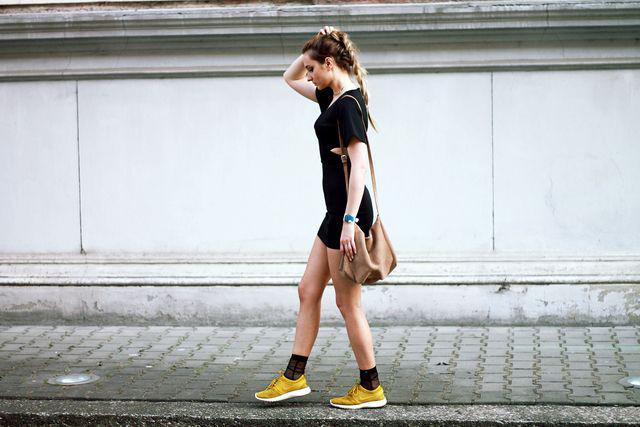 รูปภาพ:http://lilicons.com/wp-content/uploads/2016/05/black-dress-missguided-zara-bag-nike-sneakers-stance-socks-ootd-lookbook-look-outfit-street-style-tumblr-girl-summer-style.jpg