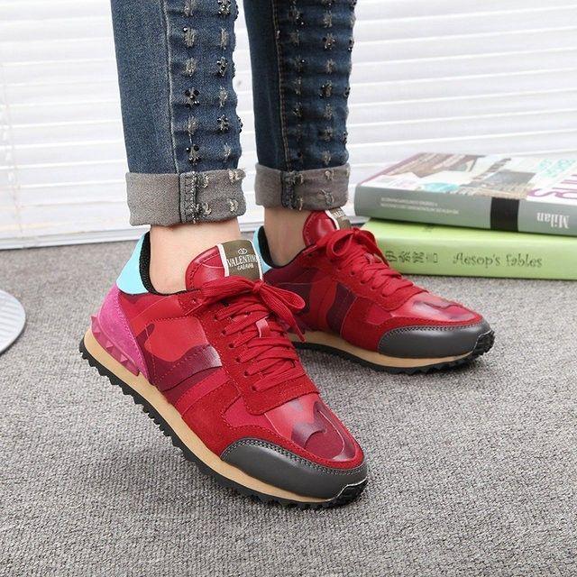 รูปภาพ:http://img.hahabags.ru/201512/s-408875-valentino-shoes-for-women.jpg