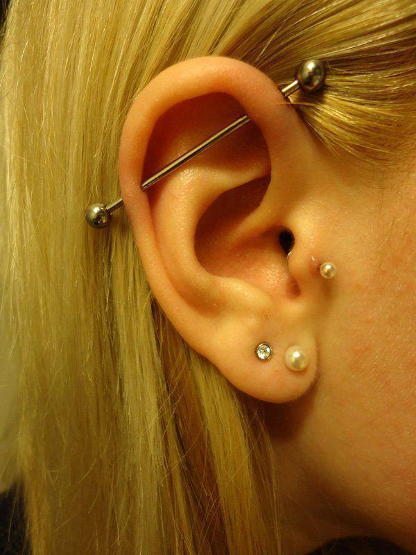 รูปภาพ:http://www.cuded.com/wp-content/uploads/2014/04/18-Ear-Piercings.jpg