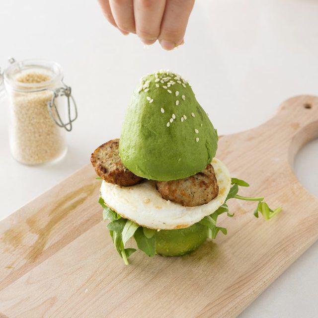 รูปภาพ:https://images.britcdn.com/wp-content/uploads/2016/08/Irene_Trending_Avocado_Buns_18-768x768.jpg