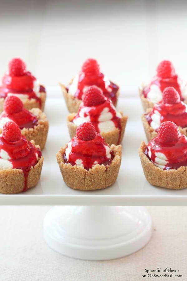 รูปภาพ:http://cdn0.ohsweetbasil.com/wp-content/uploads/2014/01/Mini-Cheesecakes-with-Raspberry-Sauce-for-Oh-Sweet-Basil_5.jpg