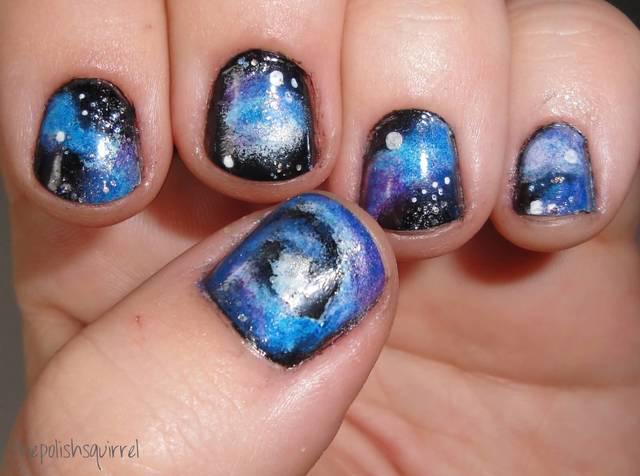 รูปภาพ:https://www.askideas.com/media/75/Galaxy-Nail-Art-For-Short-Nails.jpg