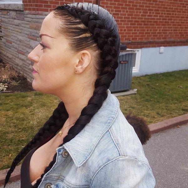 รูปภาพ:http://beautifieddesigns.com/wp-content/uploads/2016/08/two-braids-hairstyles.jpg