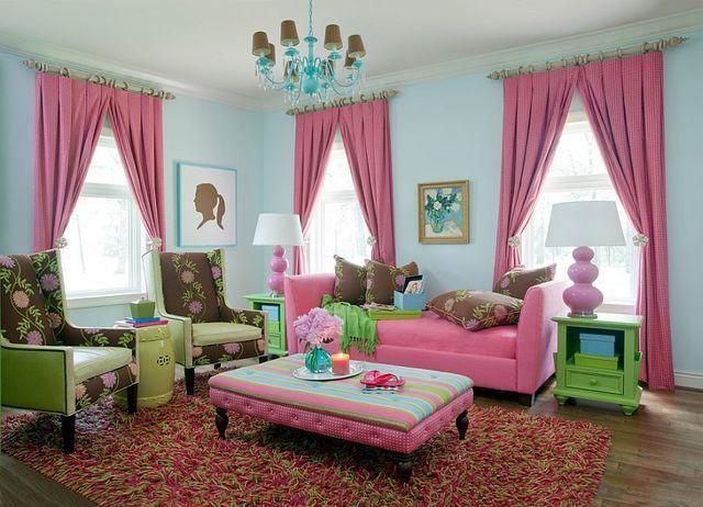 รูปภาพ:http://cdn.decoist.com/wp-content/uploads/2015/12/Traditional-living-room-benefits-from-an-infusion-of-pink-and-green.jpg