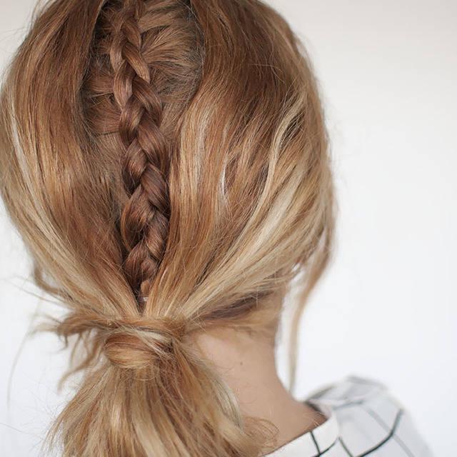 ภาพประกอบบทความ How to วิธีทำเปียซ่อนแอบ "Hidden Braid" ลึกลับน่าค้นหา! 