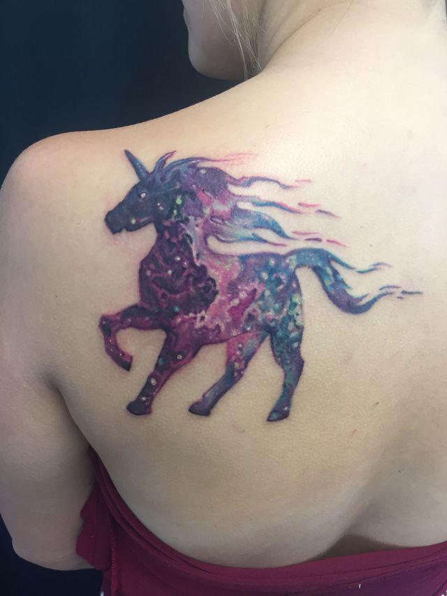 รูปภาพ:http://www.jimmybellart.com/wp-content/uploads/2016/06/jimmy-bell-unicorn-galaxy-tattoo.jpg
