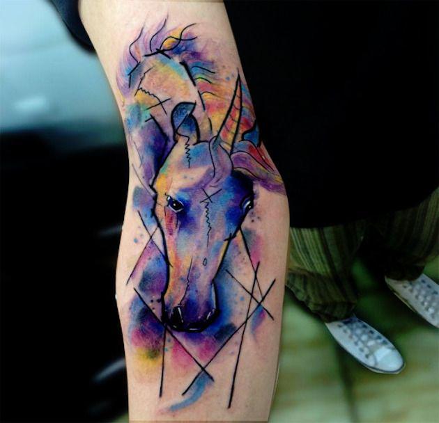 รูปภาพ:http://tattooblend.com/wp-content/uploads/2015/10/rainbow-watercolor-unicorn-tattoo.jpg