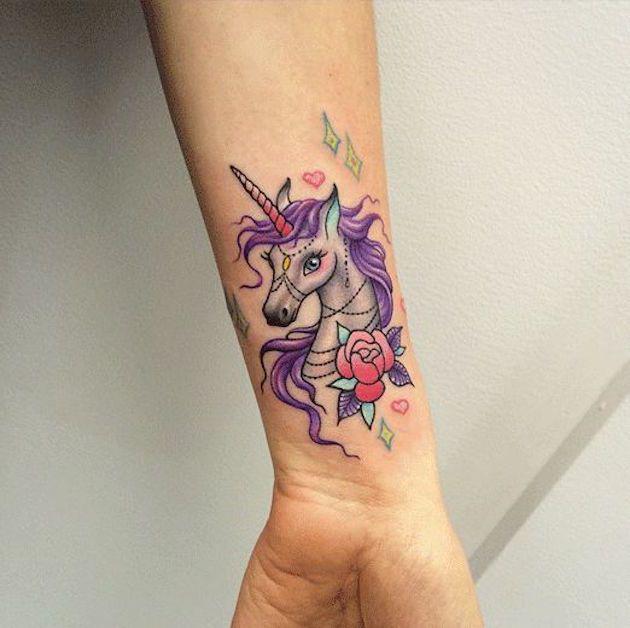 รูปภาพ:http://tattooblend.com/wp-content/uploads/2015/10/purple-wrist-unicorn-tattoo1.jpg