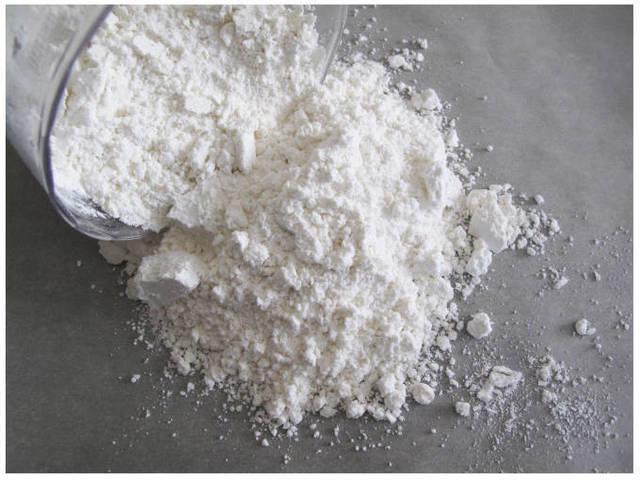 รูปภาพ:http://www.ironwhisk.com/wordpress/wp-content/uploads/2012/05/ground-almonds-powdered-sugar-macarons-680x510.jpg