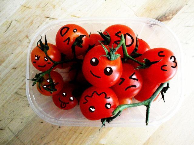 รูปภาพ:http://fc05.deviantart.net/fs71/i/2010/093/1/2/cute_tomatoes_by_tatiana08.jpg