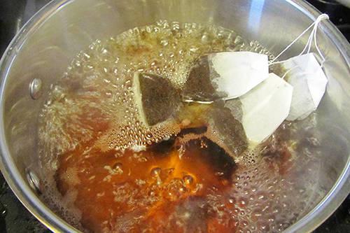 รูปภาพ:http://fortunegoodies.com/wp-content/uploads/2014/04/Boiling-Thai-Iced-Tea.jpg