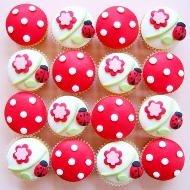 ตัวอย่าง ภาพหน้าปก:20 ไอเดีย 'ladybug cake' เค้กสำหรับสาวๆ ที่หลงรักเต่าทอง