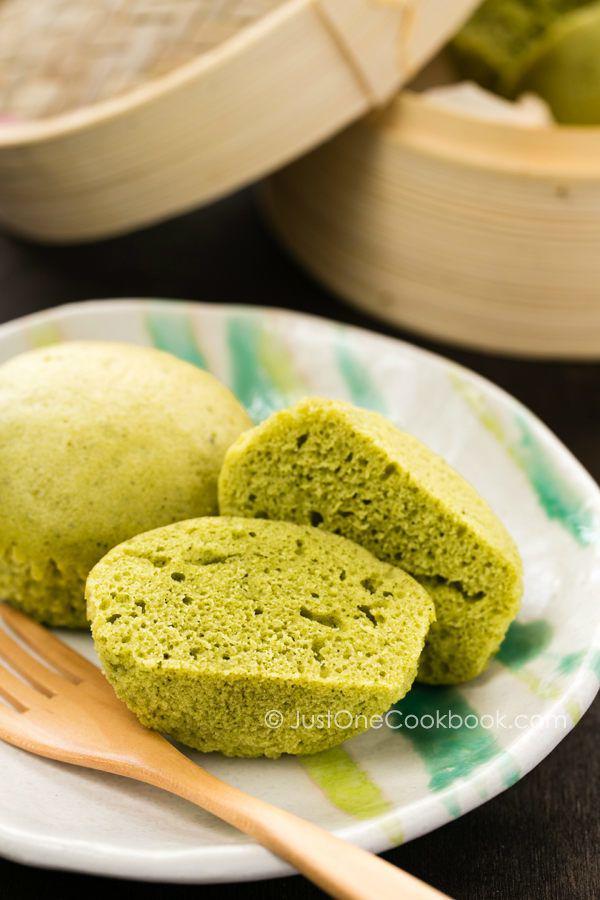 รูปภาพ:http://www.justonecookbook.com/wp-content/uploads/2013/03/Green-Tea-Steamed-Cake-III.jpg