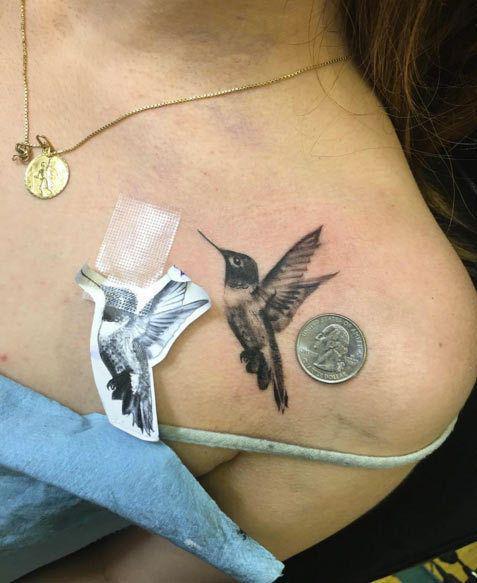 รูปภาพ:http://tattooblend.com/wp-content/uploads/2016/02/hummingbird-shoulder-tattoo.jpg