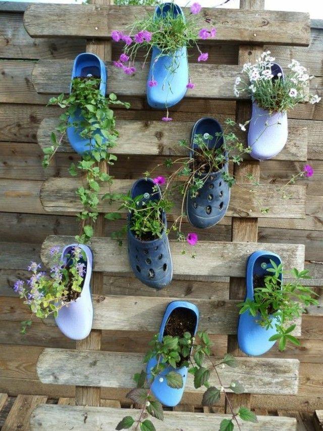 รูปภาพ:http://www.freshdesignpedia.com/wp-content/uploads/90-decoration-ideas-for-do-it-yourself-summer-mood-in-the-garden/decode-ideas-do-it-yourself-garden-plants-plant-container-old-shoes.jpg