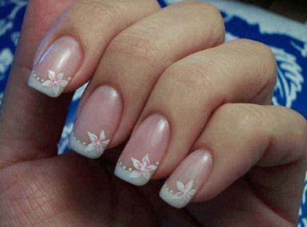 รูปภาพ:http://beautifieddesigns.com/wp-content/uploads/2015/12/glamorous-wedding-nail-designs.jpg