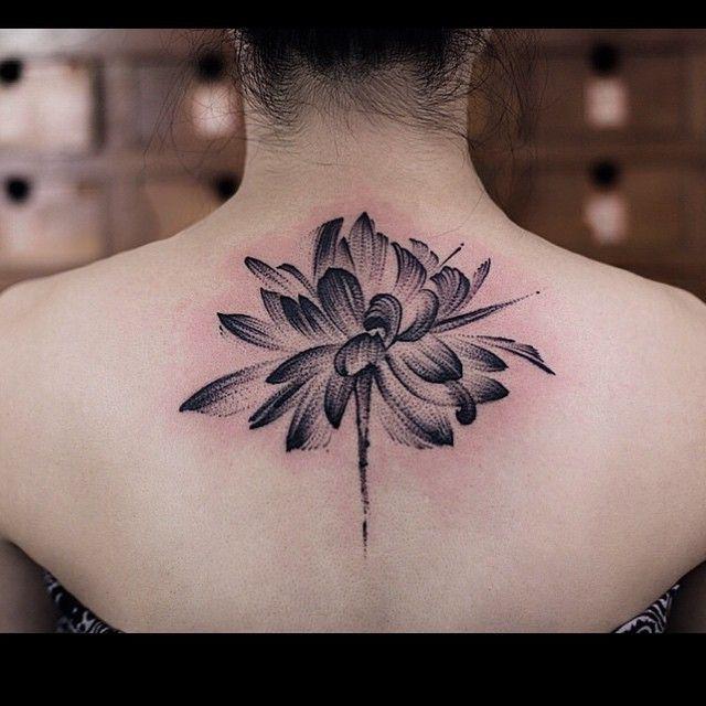 รูปภาพ:http://www.dubuddha.org/wp-content/uploads/2015/06/Uneven-Brush-Lotus-Tattoo-on-Back-New-Tattoo.jpg