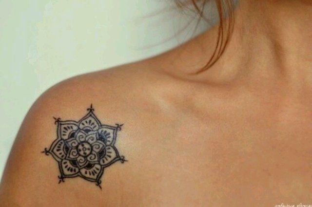 รูปภาพ:http://www.shouldertattoos.org/wp-content/uploads/2016/06/Red-Lotus-Flower-Tattoo-st3077.jpg