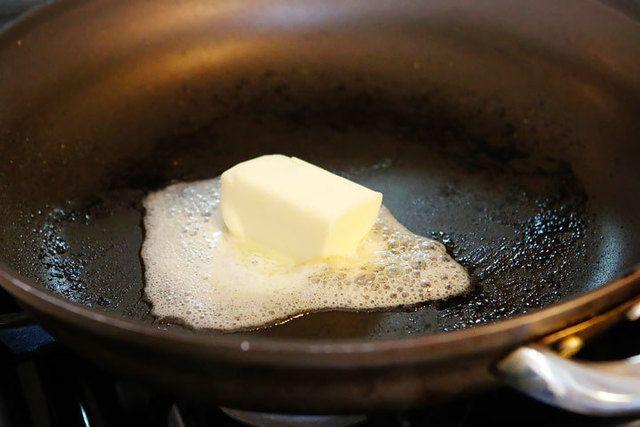 รูปภาพ:http://www.kevinandamanda.com/recipes/wp-content/uploads/2015/03/crispy-lemon-chicken-pasta-with-lemon-butter-cream-sauce-recipe-12.jpg