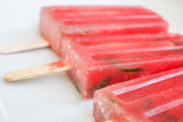 รูปภาพ:http://jerryjamesstone.com/wp-content/uploads/2013/05/Spicy-Watermelon-Popsicles-2-620x413.jpg