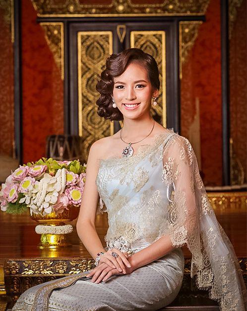 รูปภาพ:http://www.weddinginlove.com/venders/tonkaowwedding/Uploads/Editor/Aboutus/Images/null/weddinginlove-20150625150722-1254608298.jpg