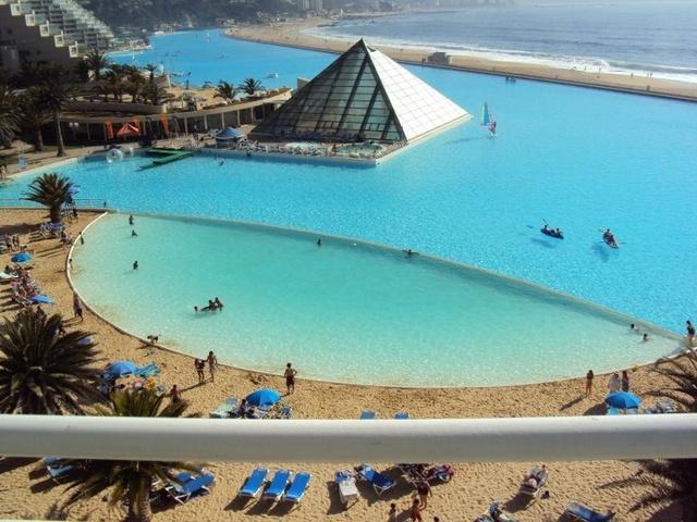 รูปภาพ:http://www.shadesdaddyblog.com/wp-content/uploads/2015/01/San-Alfonso-Del-Mar-Seawater-Pool.jpg