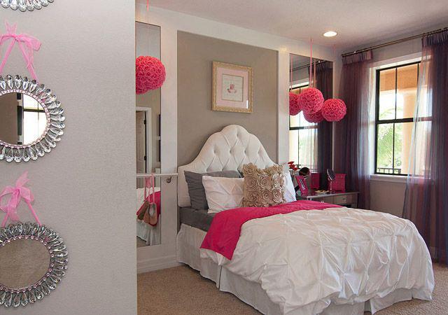 รูปภาพ:http://www.lovethispic.com/uploaded_images/42583-Girly-Pink-Room.jpg