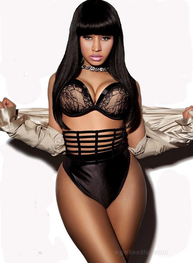 รูปภาพ:http://herbrasize.com/wp-content/uploads/2014/07/Nicki-Minaj-Boobs-Size.jpg