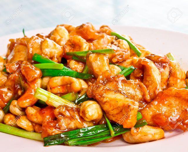 รูปภาพ:http://previews.123rf.com/images/nui7711/nui77111310/nui7711131000005/22913796-Chinese-food-fried-chicken-with-cashew-nuts-Stock-Photo.jpg