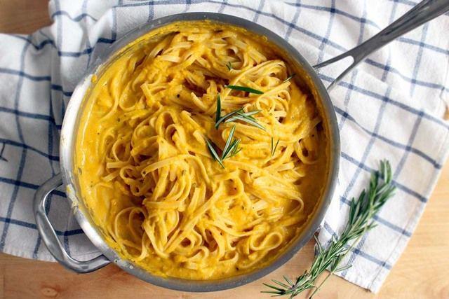 รูปภาพ:http://www.bowlofdelicious.com/wp-content/uploads/2014/11/Butternut-Squash-Browned-Butter-and-Rosemary-Fettucini.jpg