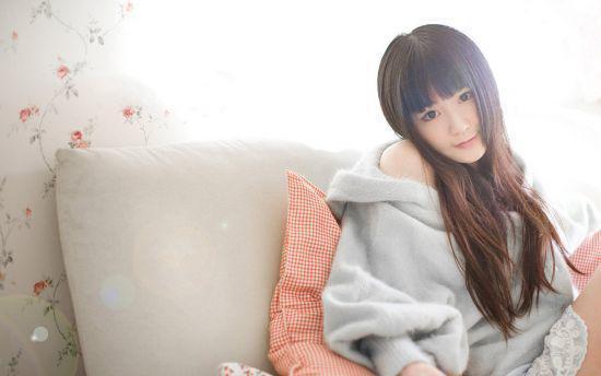 รูปภาพ:http://wallpaperrs.com/uploads/girls/thumbs/beautiful-asian-girl-with-brown-hair_1428491056.jpg