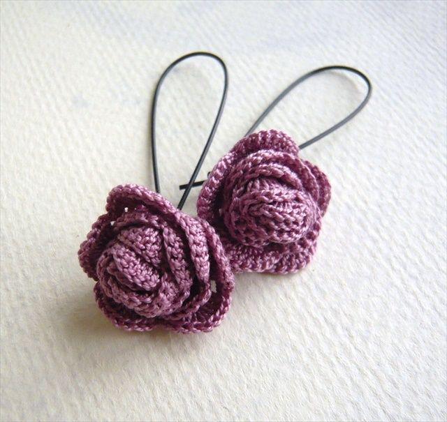 รูปภาพ:http://www.diytomake.com/wp-content/uploads/2016/03/lilac-rose-earrings.jpg