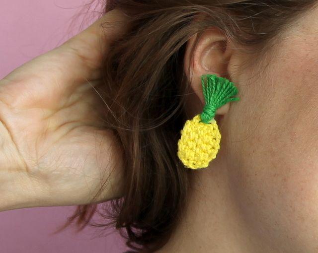 รูปภาพ:http://persialou.com/wp-content/uploads/2015/09/crochet-pineapple-earrings2.jpg