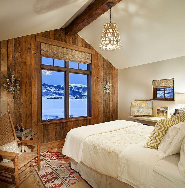 รูปภาพ:http://cdn.decoist.com/wp-content/uploads/2016/09/Spacious-and-serene-rustic-bedroom-with-reclaimed-wood-accent-wall-that-frames-the-view-outside.jpg