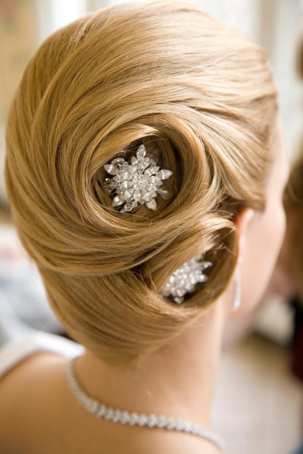 รูปภาพ:http://www.cuded.com/wp-content/uploads/2014/03/11-wedding-hairstyle.jpg