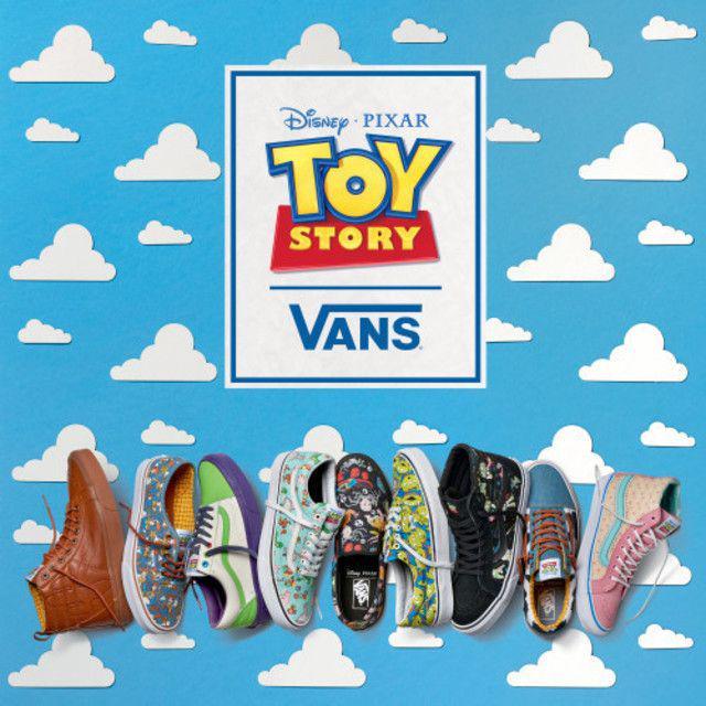 ภาพประกอบบทความ สู่ความเวิ้งว้างอันไกลโพ้น! กับรองเท้า Vans x Toy Story Collection