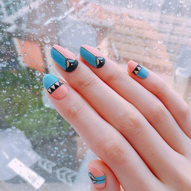 ตัวอย่าง ภาพหน้าปก:ส่องการเพ้นท์เล็บจากไอจี "nail_unistella" เพ้นท์เล็บเริ่ดๆ สวยแบบลงตัว