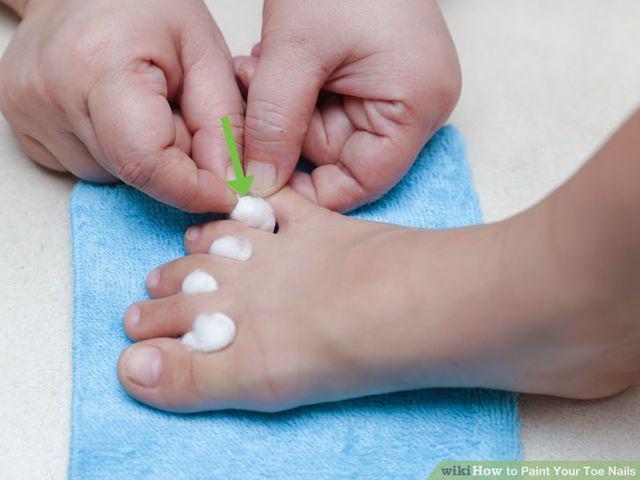 รูปภาพ:http://pad2.whstatic.com/images/thumb/b/bb/Paint-Your-Toe-Nails-Step-6.jpg/aid662352-728px-Paint-Your-Toe-Nails-Step-6.jpg